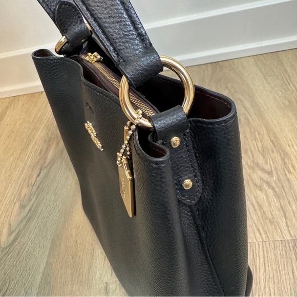 Coach Small Town Bucket Bag Black Pebbled Leather Gold Hardware Shoulder Bag - Picture 6 of 12